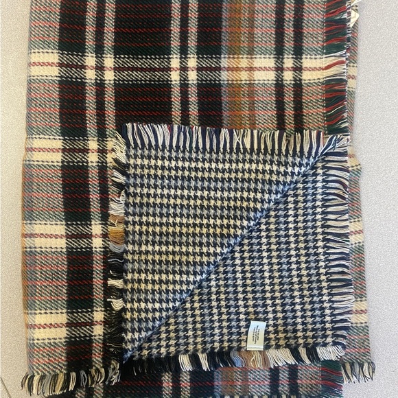 Plaid reversible ruana, beautiful intricate plaid pattern, bnwt - Picture 7 of 7